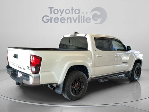 Used 2022 Toyota Tacoma SR5 RWD image 6