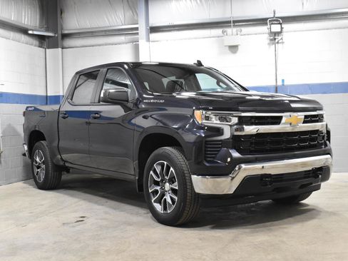Used 2024 Chevrolet Silverado 1500 LT AWD/4WD image 29