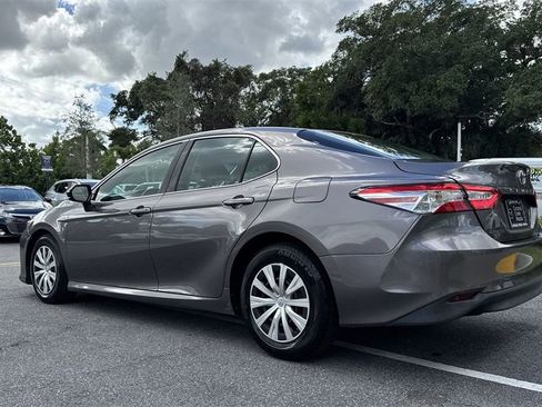 Used 2018 Toyota Camry L image 27