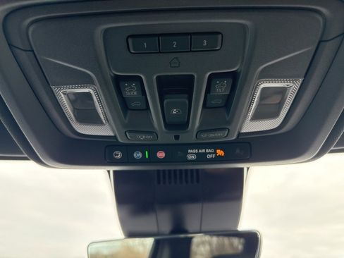 Used 2025 GMC Sierra 2500 AT4 w/ AT4 Premium Plus Package image 31