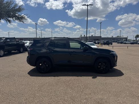 Used 2025 Chevrolet Equinox LT w/ Midnight Edition FWD image 4