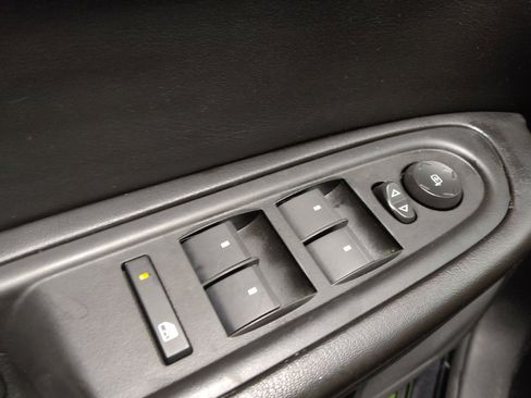 Used 2016 Chevrolet Traverse LT w/ Style and Technology Package image 27