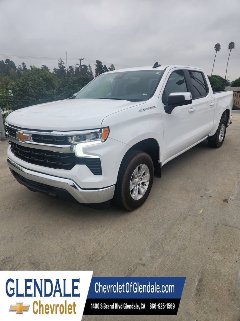 Used 2025 Chevrolet Silverado 1500 LT RWD image 2