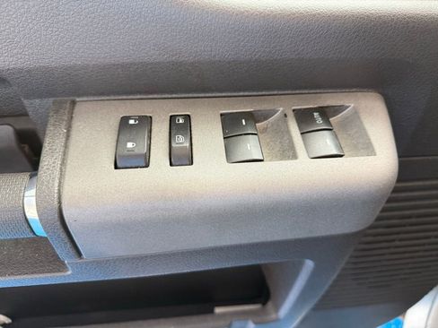 Used 2011 Ford F350 Lariat w/ Lariat Interior Pkg image 17