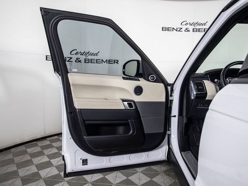 Used 2017 Land Rover Range Rover Sport HSE image 13