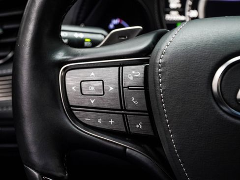 Used 2018 Lexus LS 500 w/ Interior Upgrade Package RWD image 34