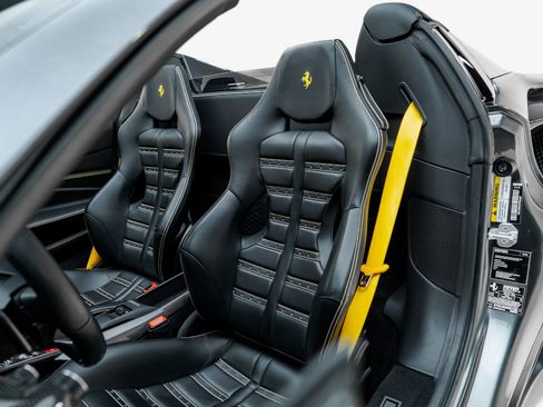 Used 2022 Ferrari F8 Tributo RWD image 4