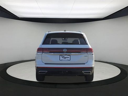New 2026 Volkswagen Atlas SE image 6