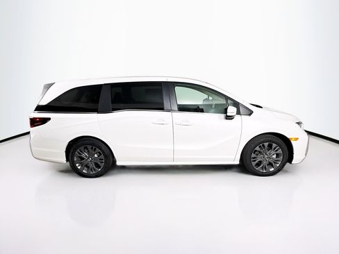 New 2026 Honda Odyssey Touring image 2