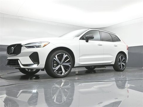 Used 2022 Volvo XC60 B6 R-Design w/ Protection Package Premier image 38