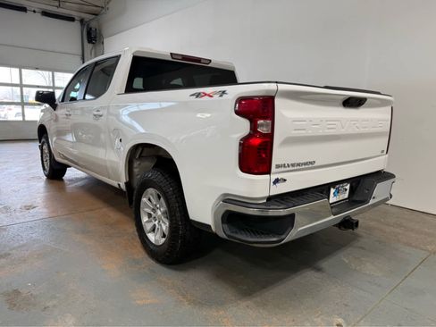 Used 2024 Chevrolet Silverado 1500 LT image 3