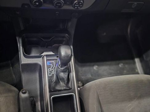 Used 2018 Toyota Tacoma SR5 image 19