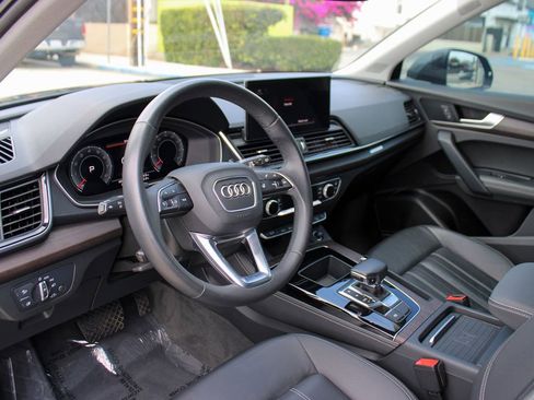 Used 2021 Audi Q5 Premium Plus w/ Premium Plus Package image 12