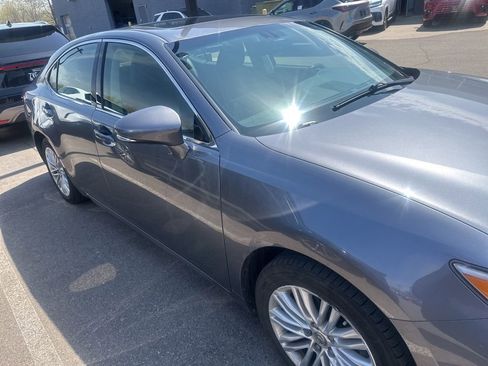 Used 2013 Lexus ES 350 w/ Luxury Pkg FWD image 19