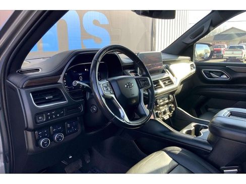 Used 2022 Chevrolet Suburban Z71 w/ Z71 Off-Road Package image 15