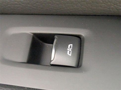 Certified 2021 GMC Yukon Denali w/ Denali Premium Package image 38