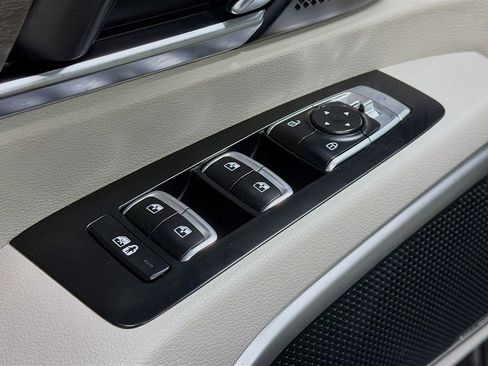 Used 2022 Kia Telluride EX w/ EX Premium Package AWD/4WD image 19