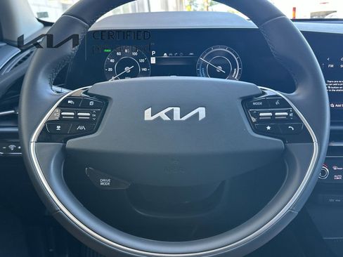 Certified 2024 Kia Niro Wind FWD image 25