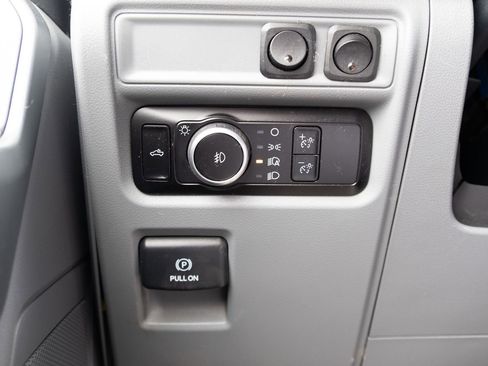 Used 2023 Ford F150 XLT AWD/4WD image 9
