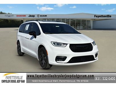 New 2026 Chrysler Pacifica Limited w/ S Appearance Package