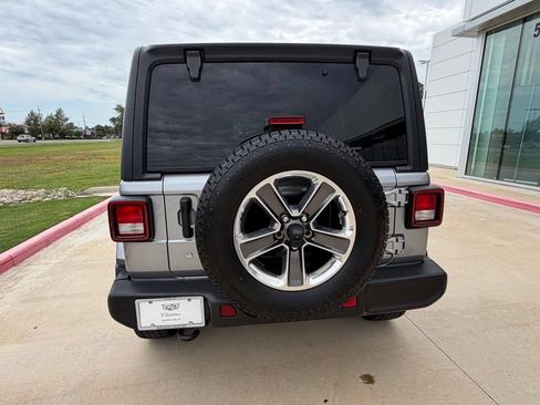 Used 2020 Jeep Wrangler Unlimited Sahara AWD/4WD image 5