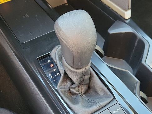 Used 2025 Toyota Camry LE image 28