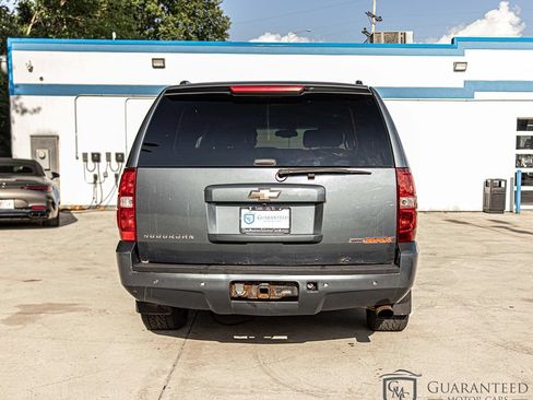 Used 2008 Chevrolet Suburban LT w/ LT Preferred Equipment Group AWD/4WD image 11