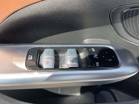 Used 2023 Mercedes-Benz C 300 4MATIC Sedan image 18