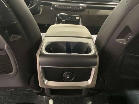 New 2026 Kia Carnival FWD image 12