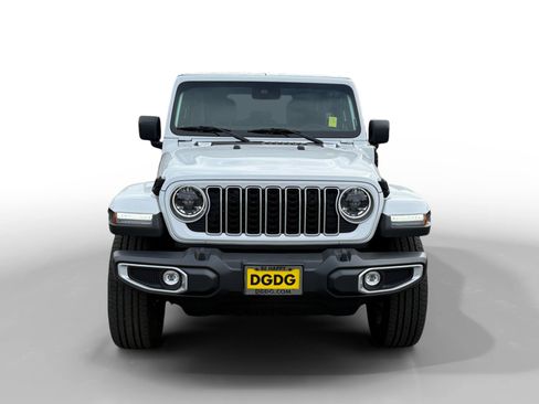 Used 2025 Jeep Wrangler Unlimited Sahara AWD/4WD image 8