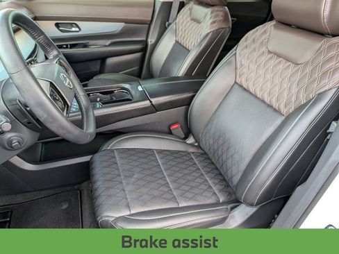 Certified 2025 Nissan Murano Platinum AWD/4WD image 15