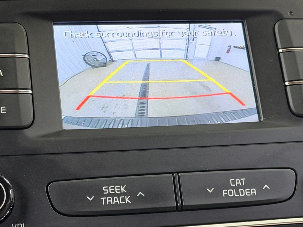 Used 2017 Kia Sedona LX FWD image 55