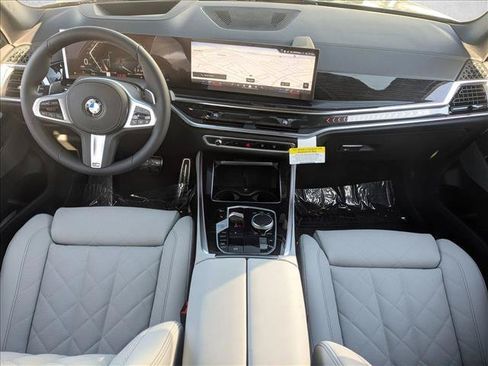 Used 2026 BMW X5 xDrive40i w/ M Sport Package AWD/4WD image 15
