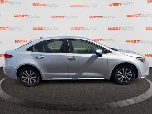 Used 2022 Toyota Corolla LE FWD image 6