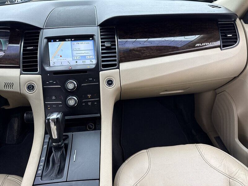 Used 2016 Ford Taurus Limited FWD image 26