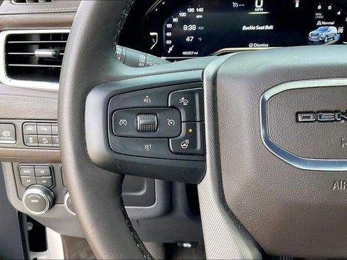 Used 2024 GMC Yukon XL Denali image 21