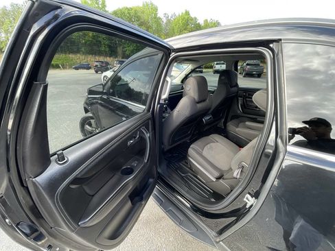 Used 2017 Chevrolet Traverse LT w/ Graphite Special Edition FWD image 11