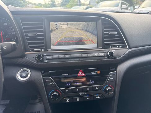 Used 2017 Hyundai Elantra Sport w/ Sport Premium Package 06 FWD image 27