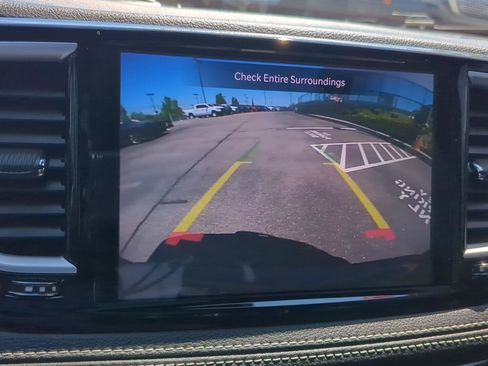 Used 2023 Chrysler Pacifica Touring-L w/ S Appearance Package FWD image 22