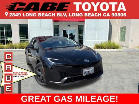 Used 2023 Toyota Prius LE image 1