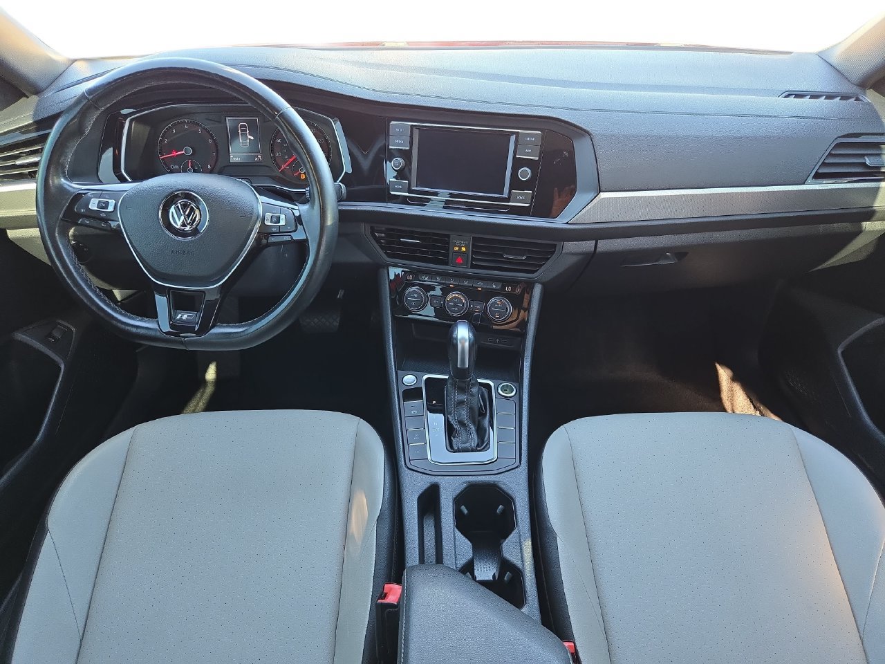 Used 2020 Volkswagen Jetta R-Line w/ R-Line Cold Weather Package FWD image 9