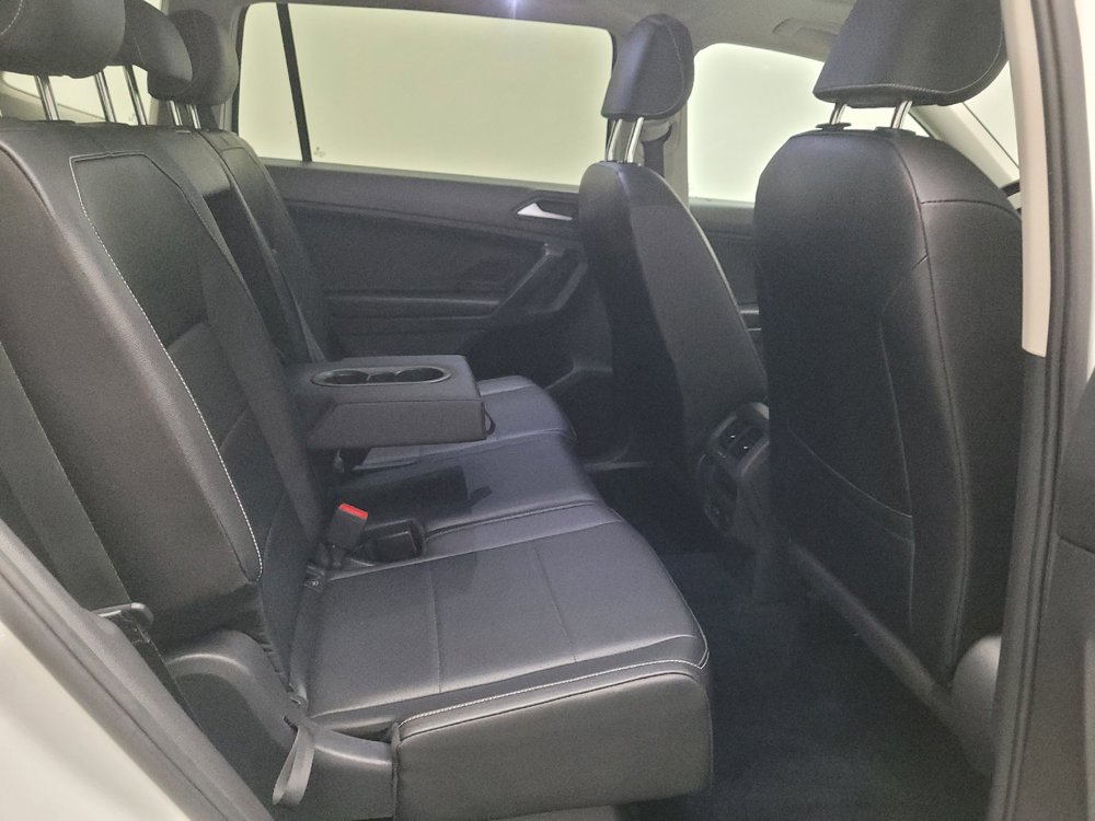 Used 2021 Volkswagen Tiguan SE w/ Panoramic Sunroof Package FWD image 19