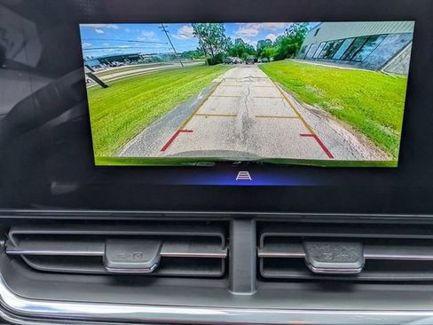 Certified 2024 Chevrolet Trax RS w/ Sunroof Package FWD image 17