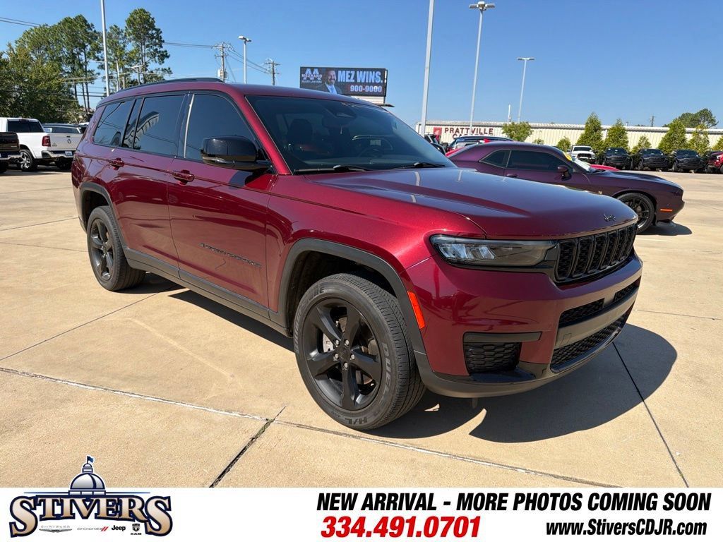 Used 2022 Jeep Grand Cherokee L Laredo RWD image 1