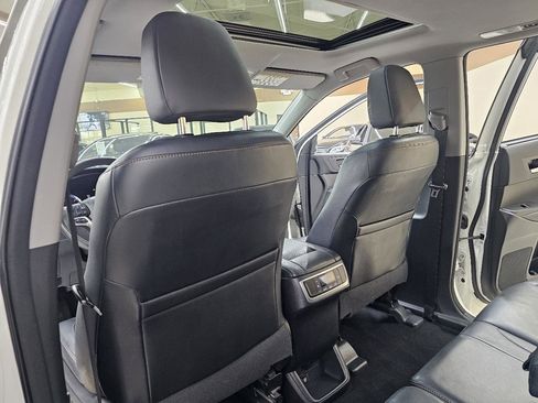 Used 2015 Toyota Highlander XLE AWD/4WD image 26