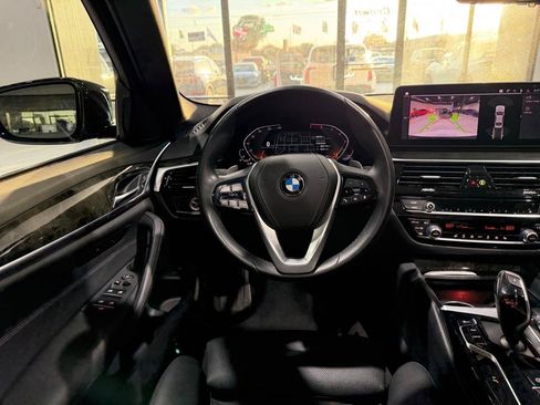 Used 2023 BMW 530i w/ Convenience Package RWD image 28