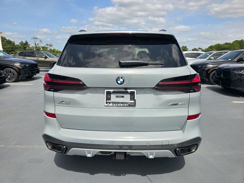 New 2026 BMW X5 xDrive40i w/ M Sport Package AWD/4WD image 4
