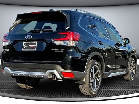 Used 2022 Subaru Forester Touring image 6