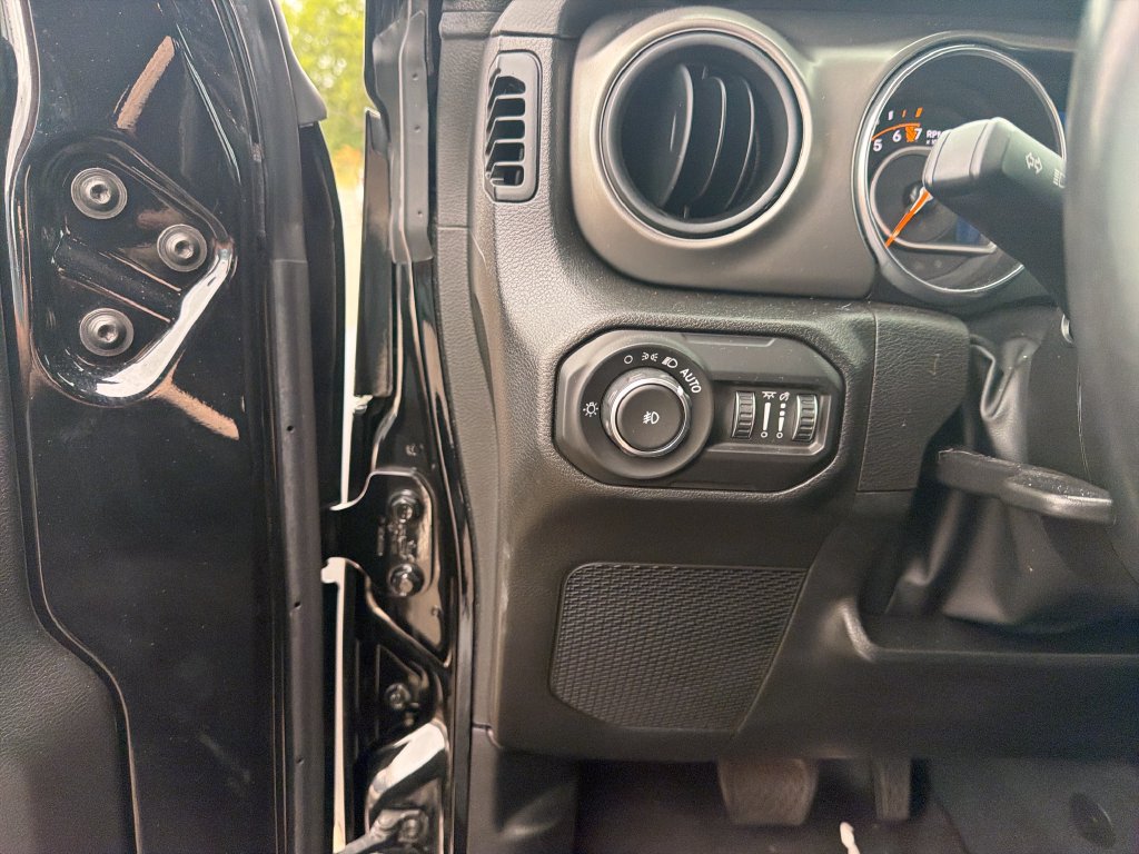 Used 2021 Jeep Wrangler Unlimited Sport AWD/4WD image 20