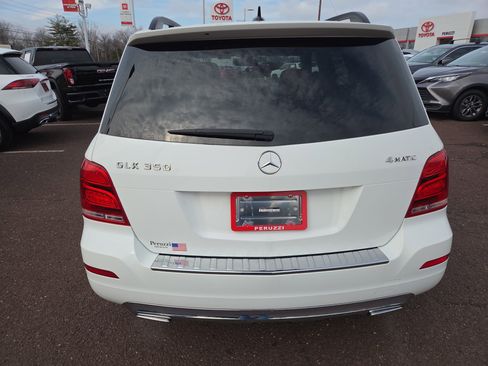 Used 2015 Mercedes-Benz GLK 350 4MATIC image 4